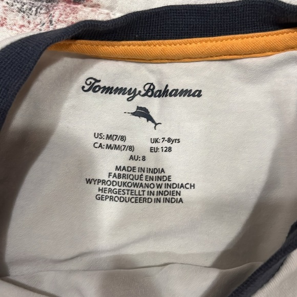 Tommy Bahama two t-shirts and linen shorts set like new - Picture 6 of 8